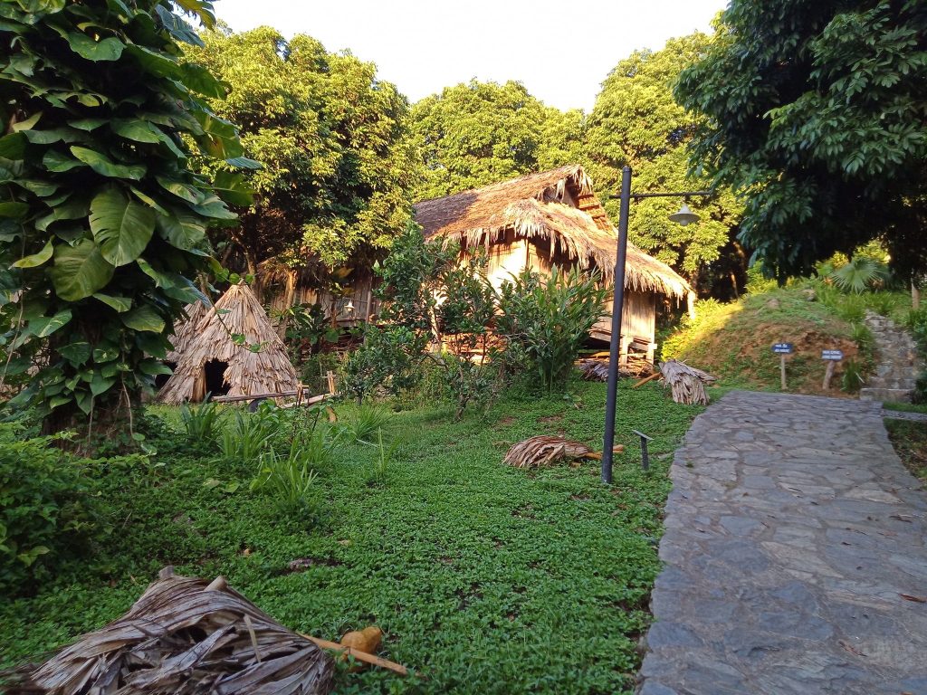 kinh-nghiem-an-choi-di-tai-villa-hoa-binh-an-nhien-garden